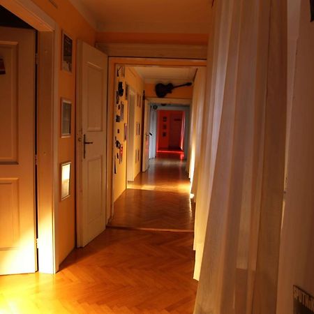 Komen Residence Muzica Bed And Breakfast المظهر الخارجي الصورة