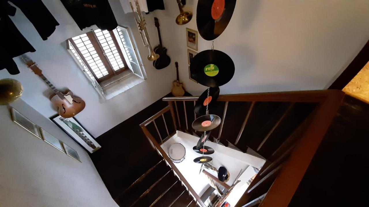 Komen Residence Muzica Bed And Breakfast المظهر الخارجي الصورة