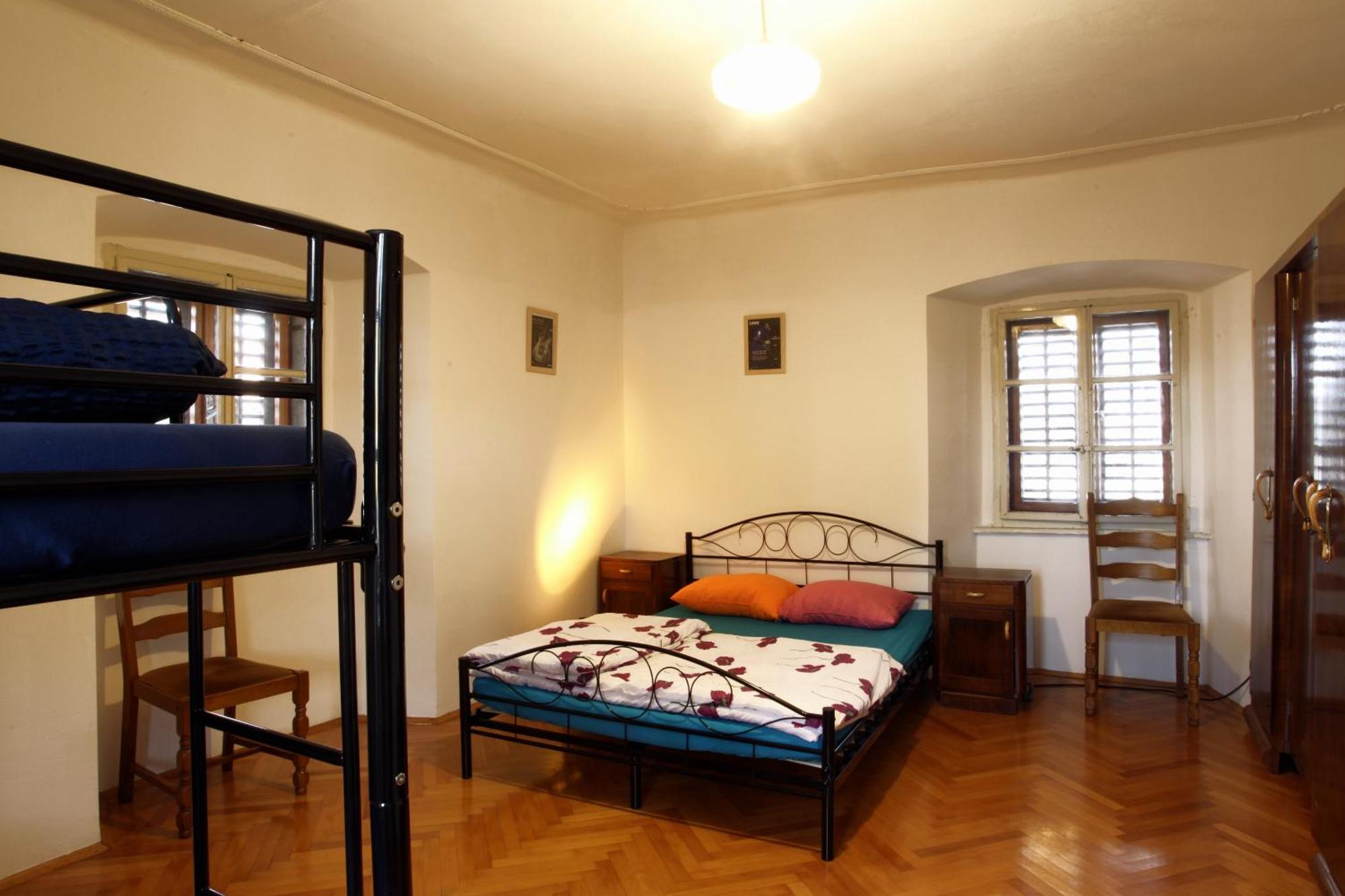 Komen Residence Muzica Bed And Breakfast المظهر الخارجي الصورة