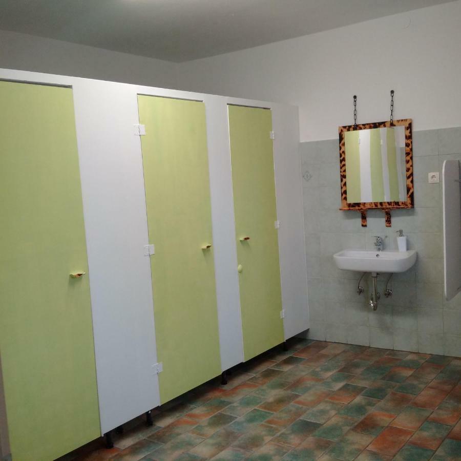 Komen Residence Muzica Bed And Breakfast المظهر الخارجي الصورة